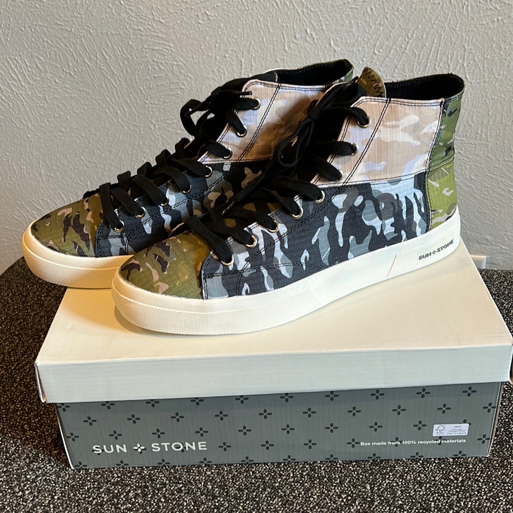 Men's Mesa Camo Print Patchwork Lace-Up High Top Sneakers. (New)